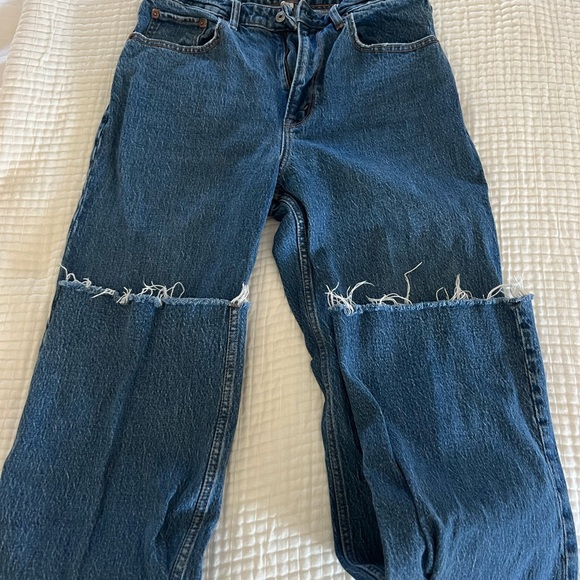 Abercrombie Curve Love High Rise 90s Relaxed Jean with fringe hem - Picture 4 of 6